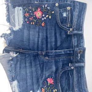 LADIES AMERICAN EAGLE JEAN SHORTS